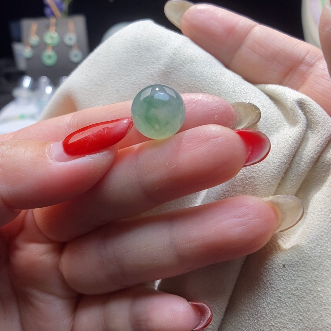 翡翠颈饰未镶嵌圆珠12.7