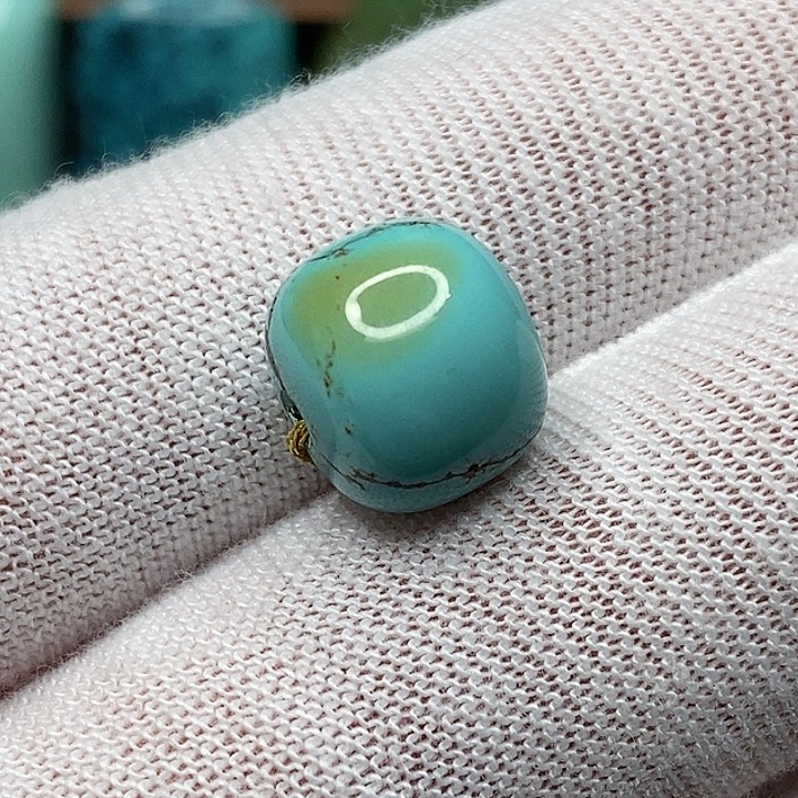 绿松石未镶嵌天然原矿 地大质检11.2×10 mm