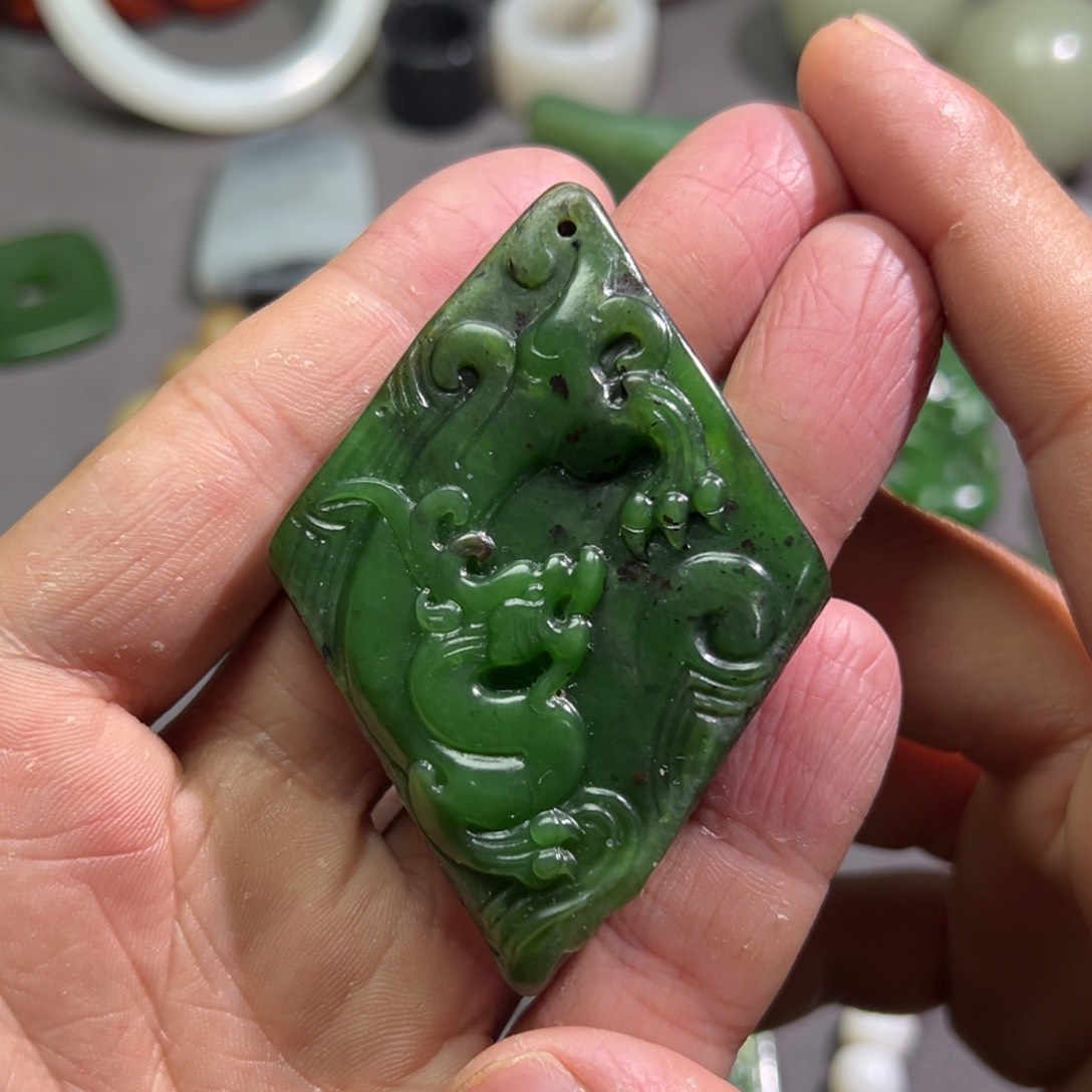 和田玉未镶嵌颈饰