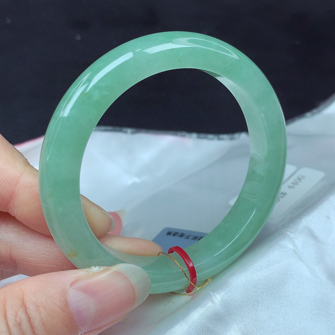 翡翠手镯未镶嵌54圈438