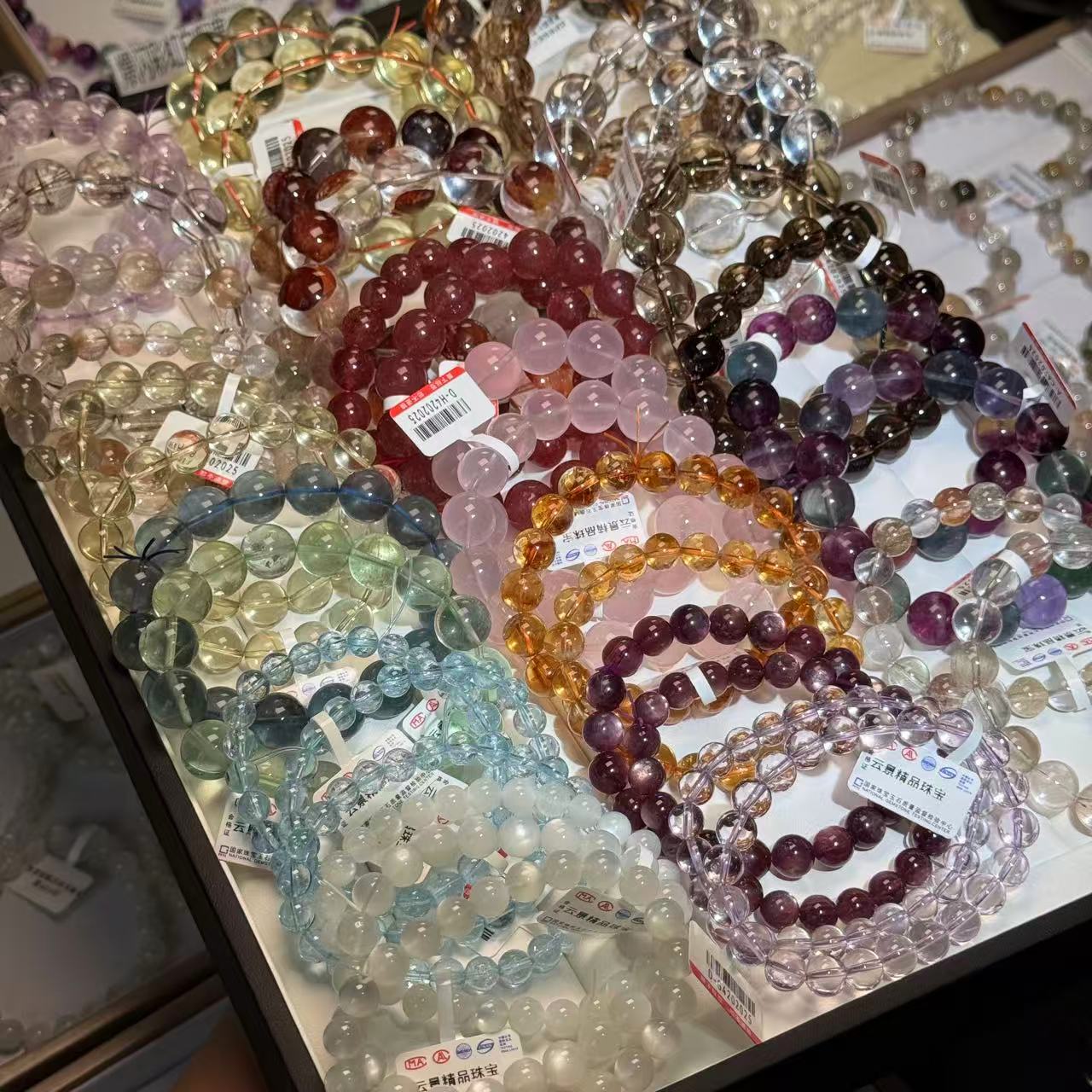 彩宝海蓝宝月光石水晶手链直播间全品类挑选