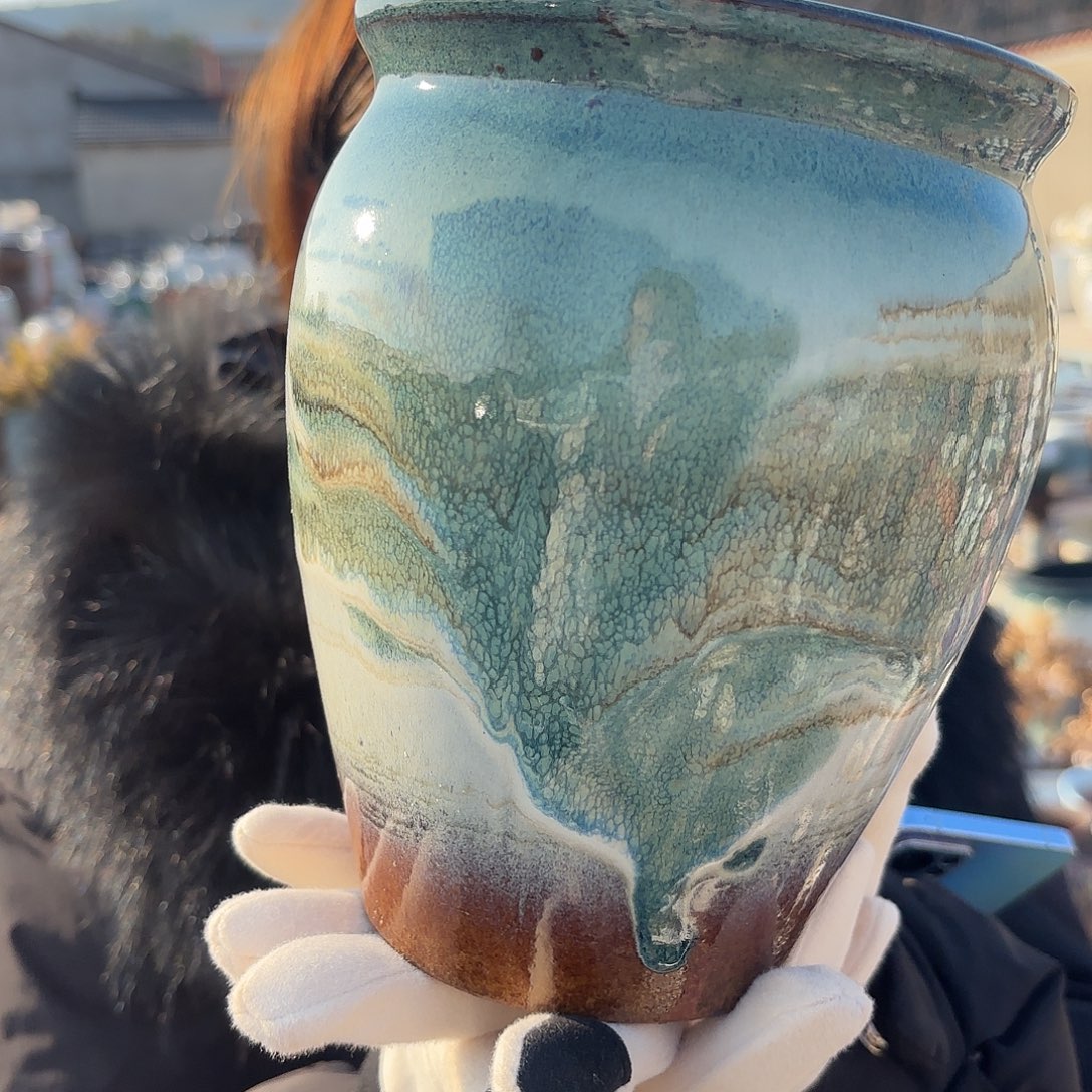 口径14高18一个山水画