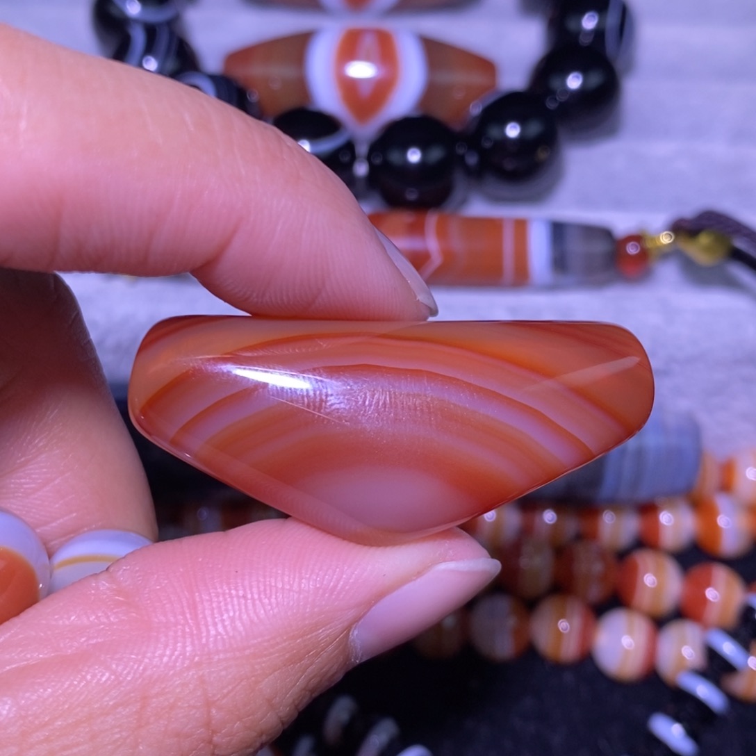 王***可玛瑙/玉髓未镶嵌颈饰