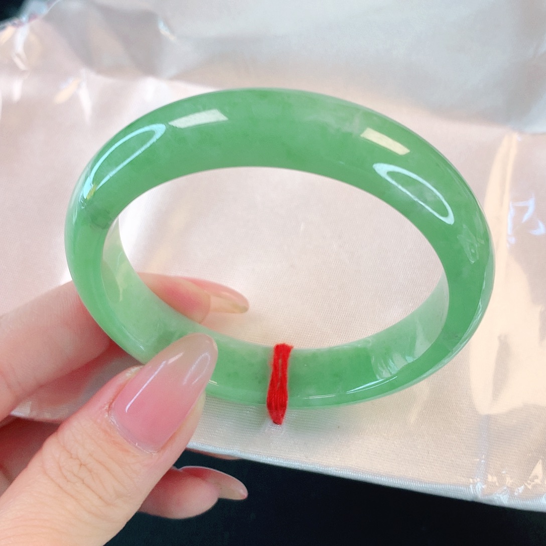 翡翠手镯未镶嵌53.1圈口