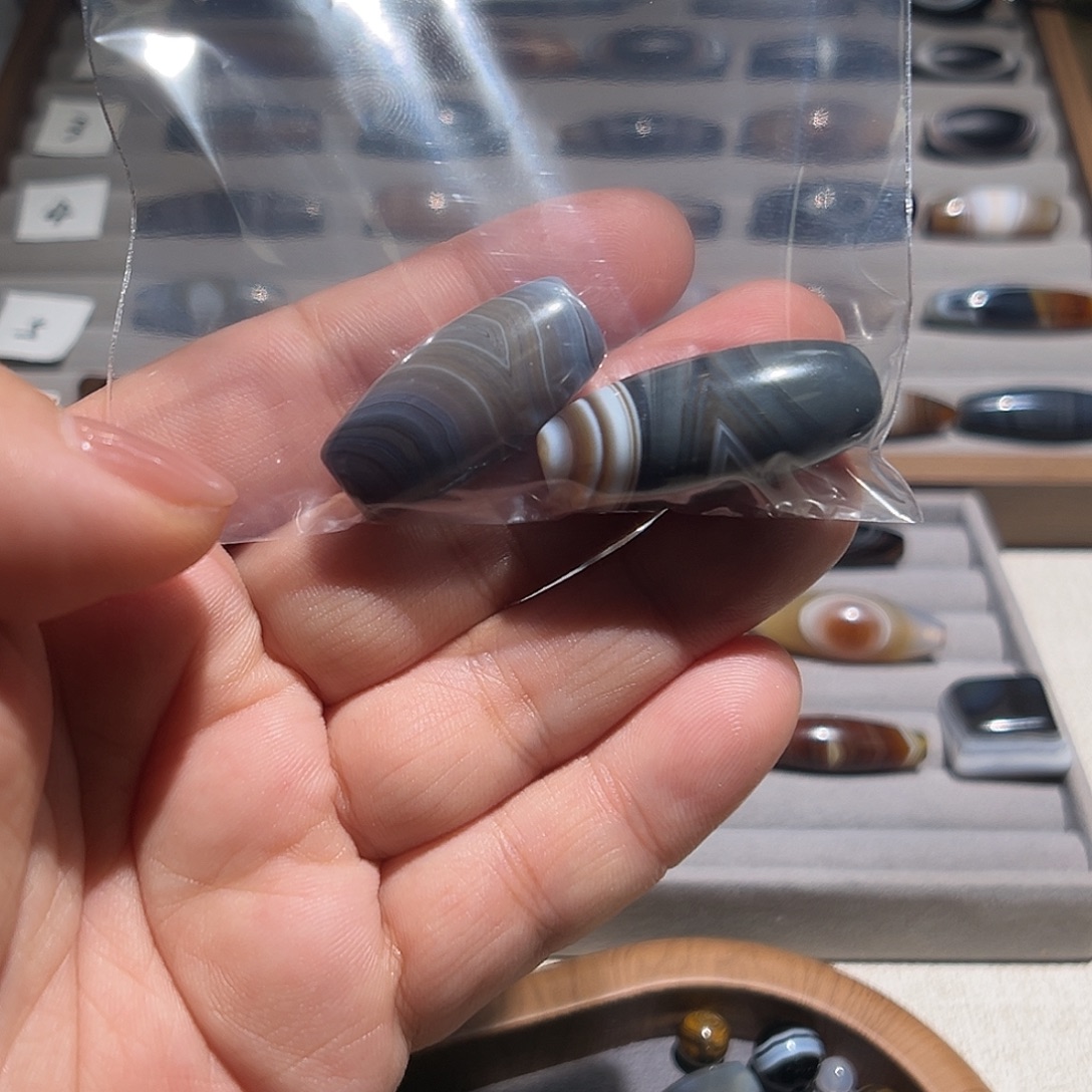 童***虎玛瑙/玉髓未镶嵌颈饰