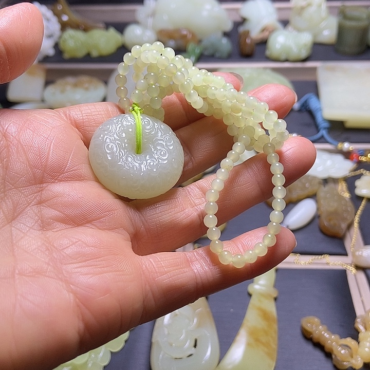 和田玉未镶嵌挂件