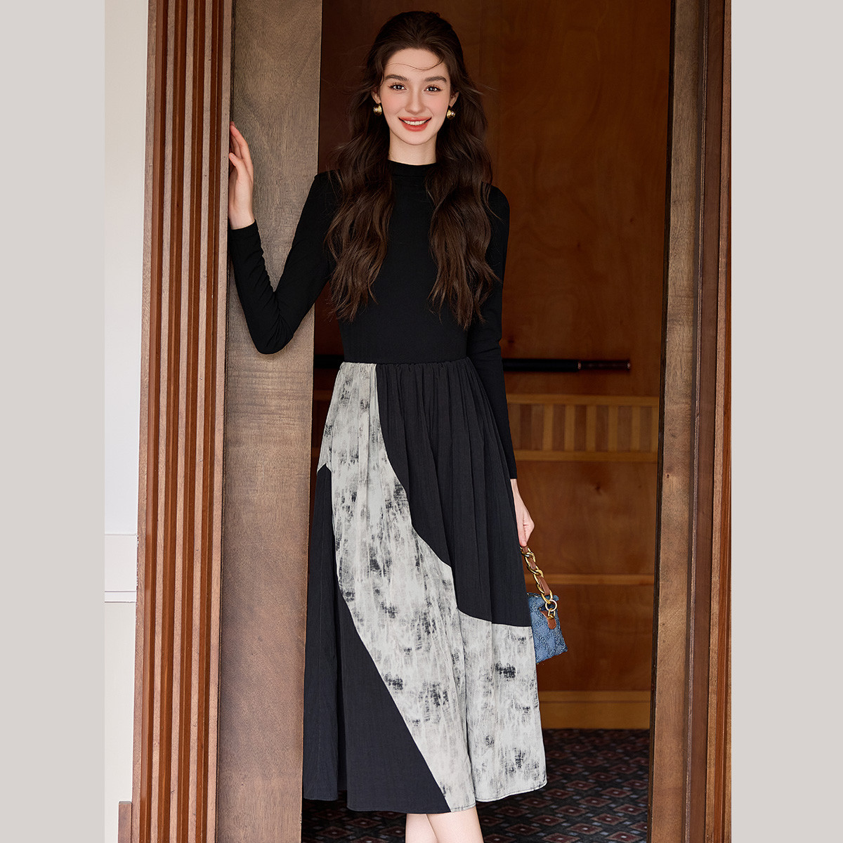 【小铃铛】白鹿语针织拼梭织无弹正肩高领修身长袖连衣裙BL20359