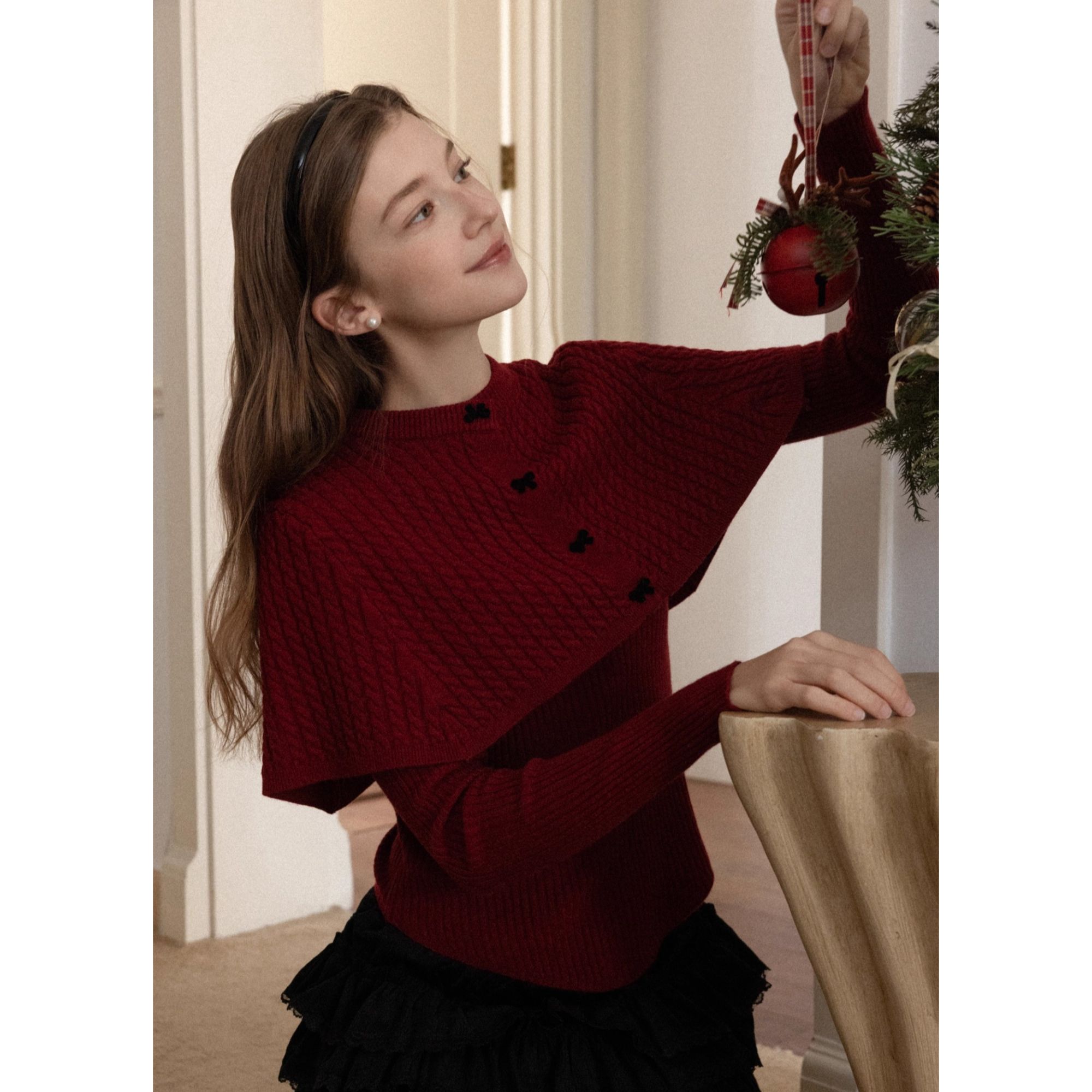 羊城故事-高级感斗篷披肩叠穿针织衫女收腰显瘦不规则毛衣9857