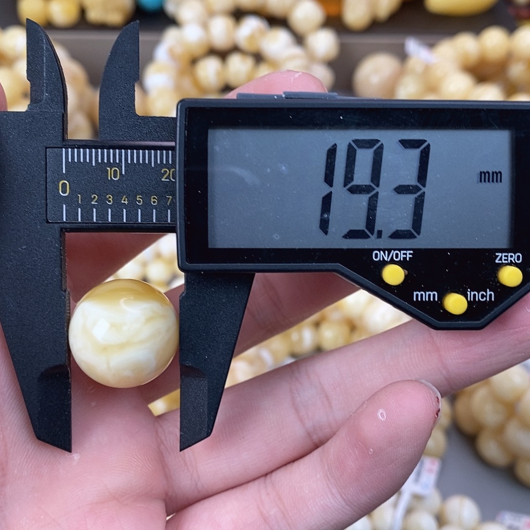 蜜蜡未镶嵌珠宝奇石