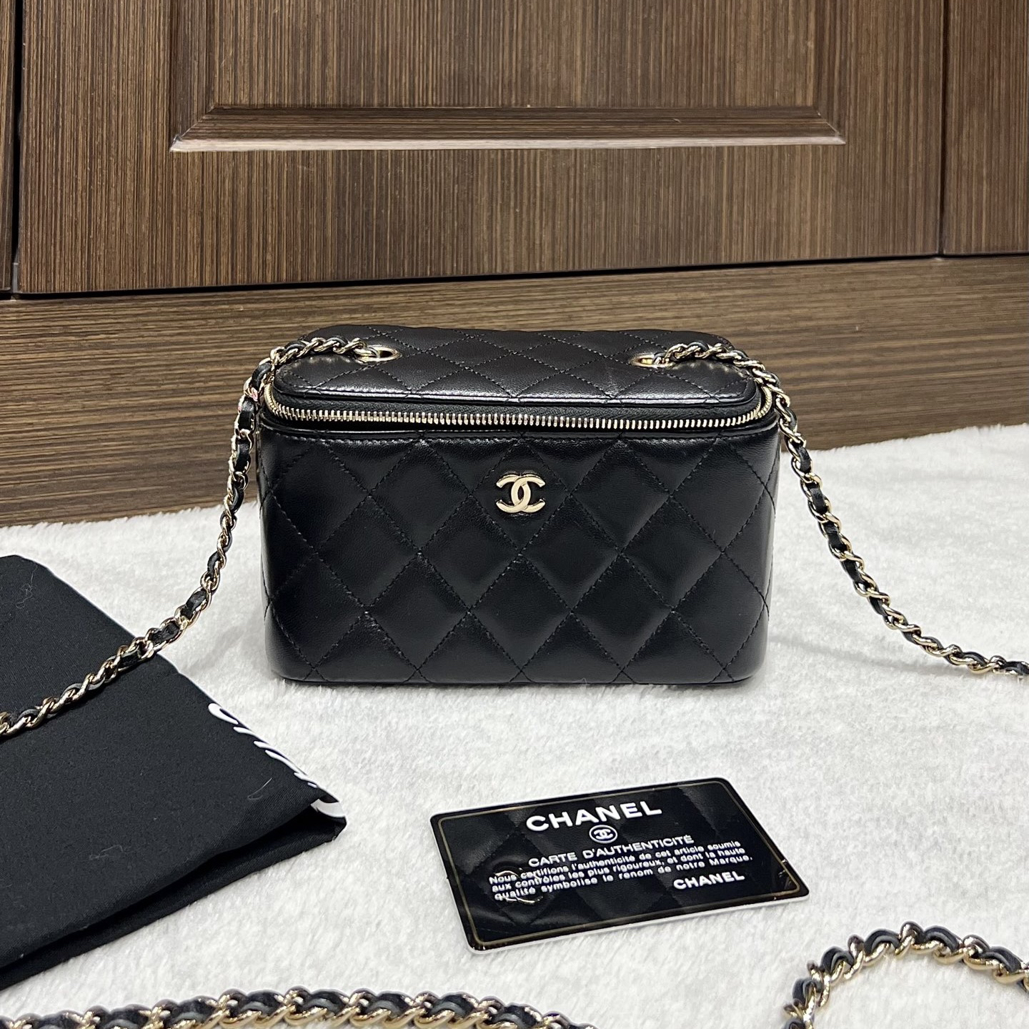 95新 Chanel/香奈儿 黑金羊皮化妆盒子包/二奢