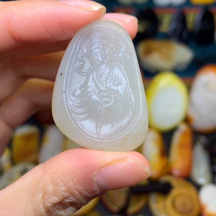 和田玉未镶嵌颈饰