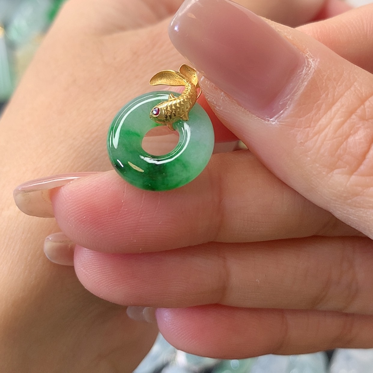 【闪购商品】翡翠吊坠(不含链)18K金镶嵌