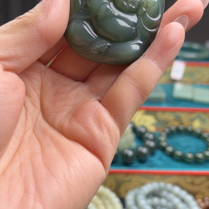 和田玉（碧玉）未镶嵌把件