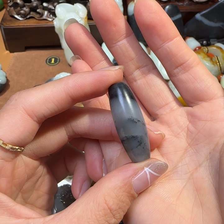 派***星和田玉未镶嵌颈饰