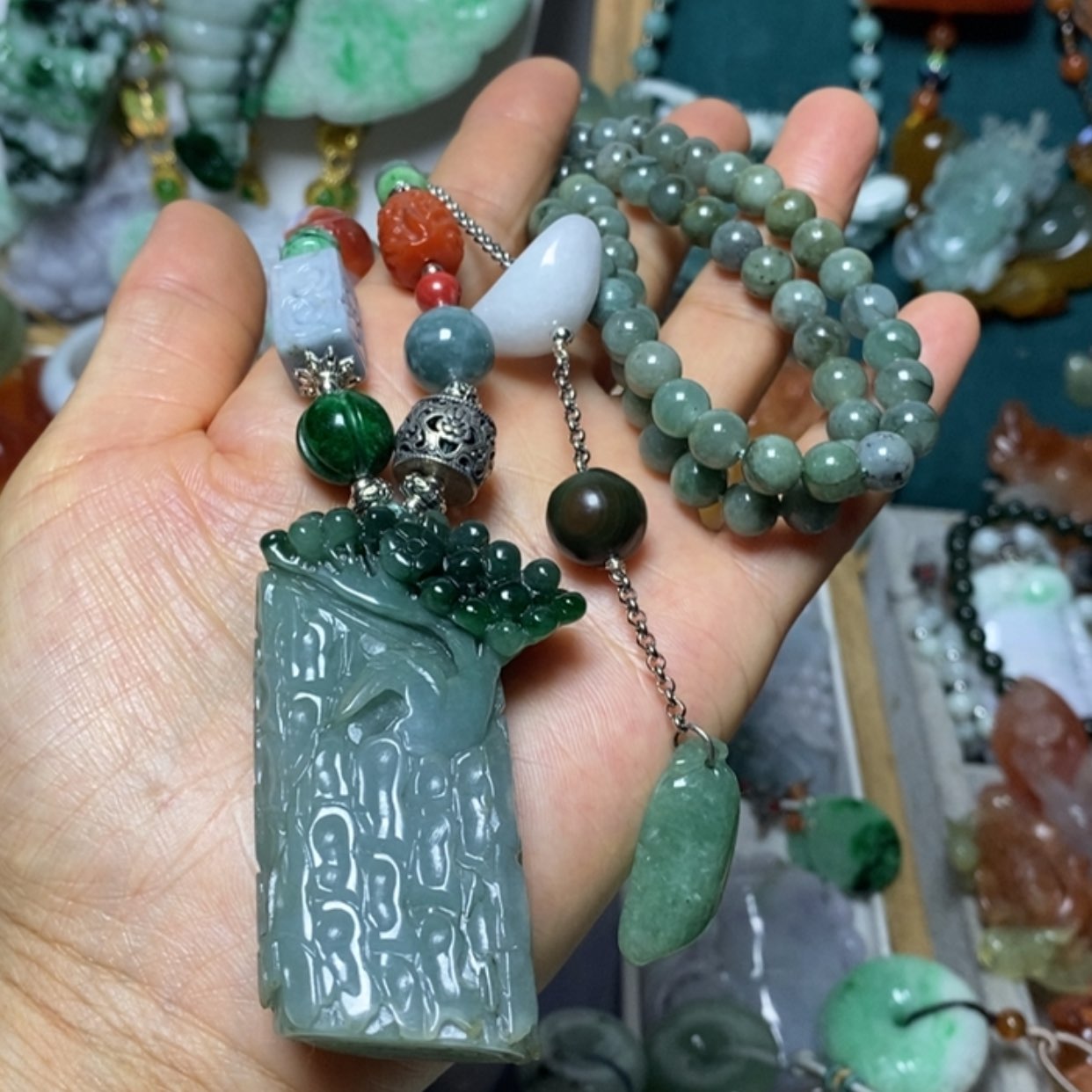 【闪购商品】翡翠吊坠(赠链)未镶嵌