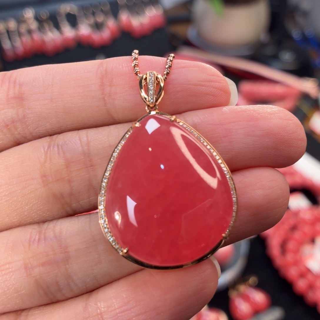 菱锰矿（红纹石）18K金镶嵌吊坠(不含链)