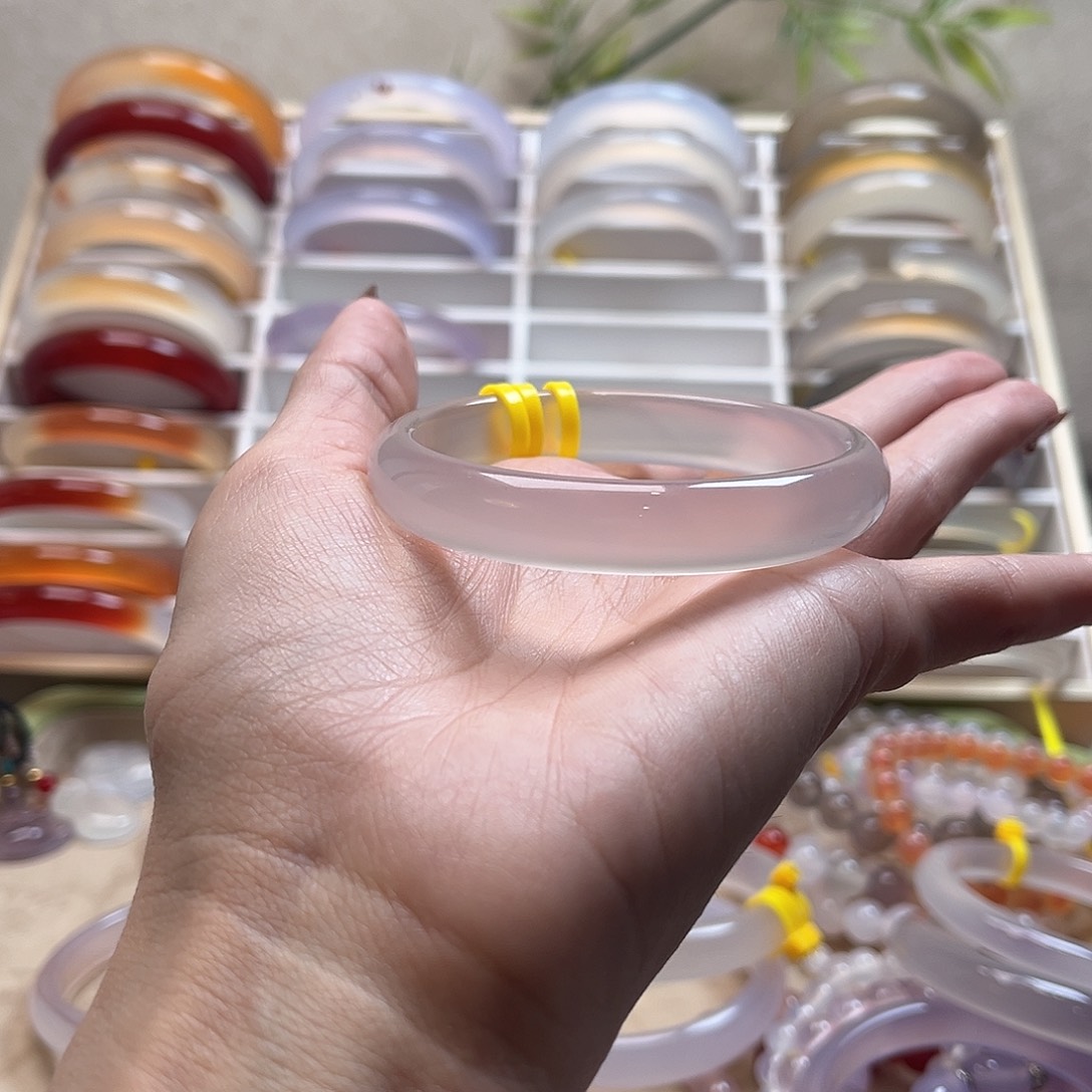 b****玛瑙/玉髓未镶嵌手镯