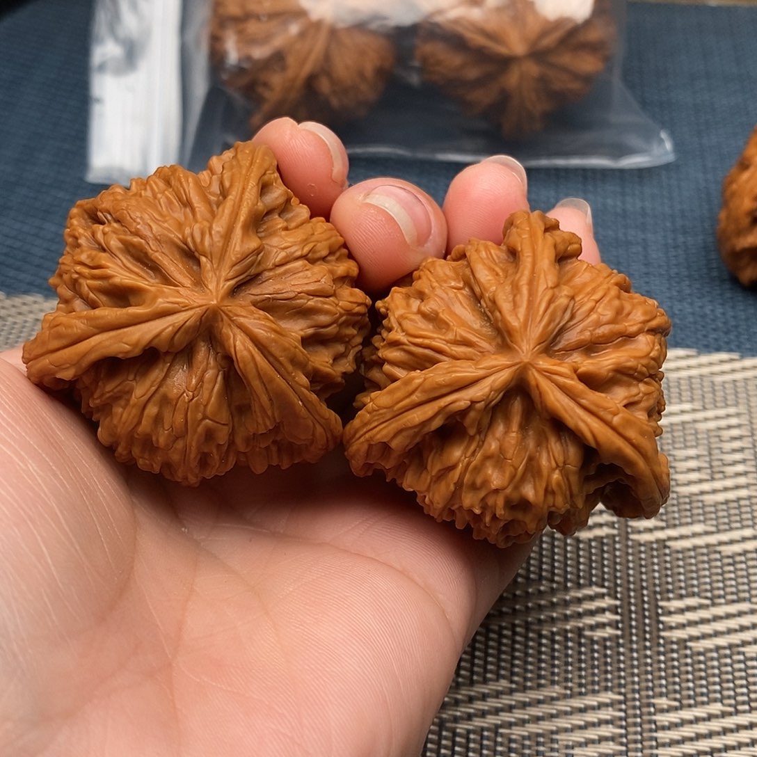 唍***亾文玩核桃吊坠三棱