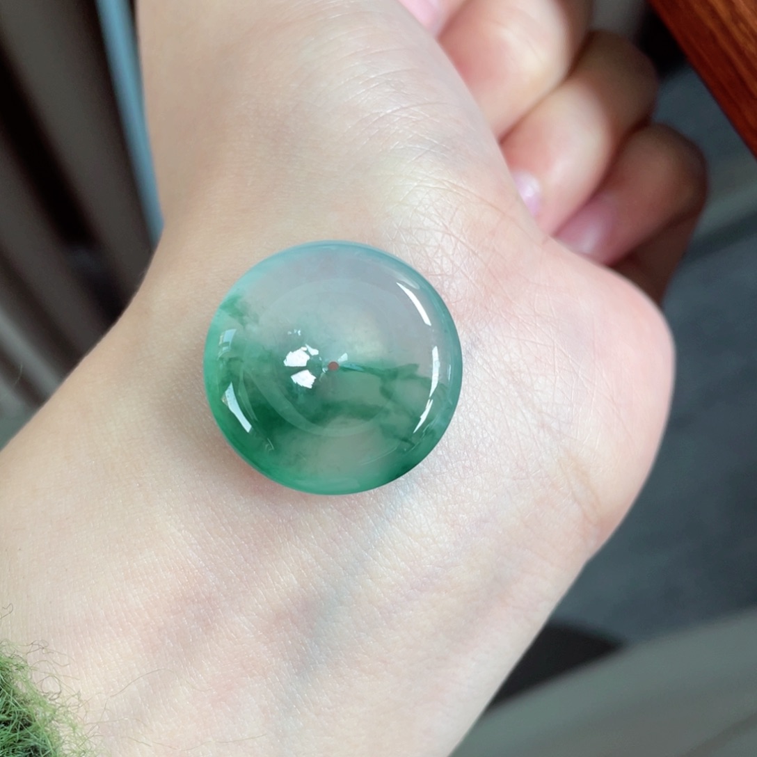 翡翠颈饰未镶嵌扣子