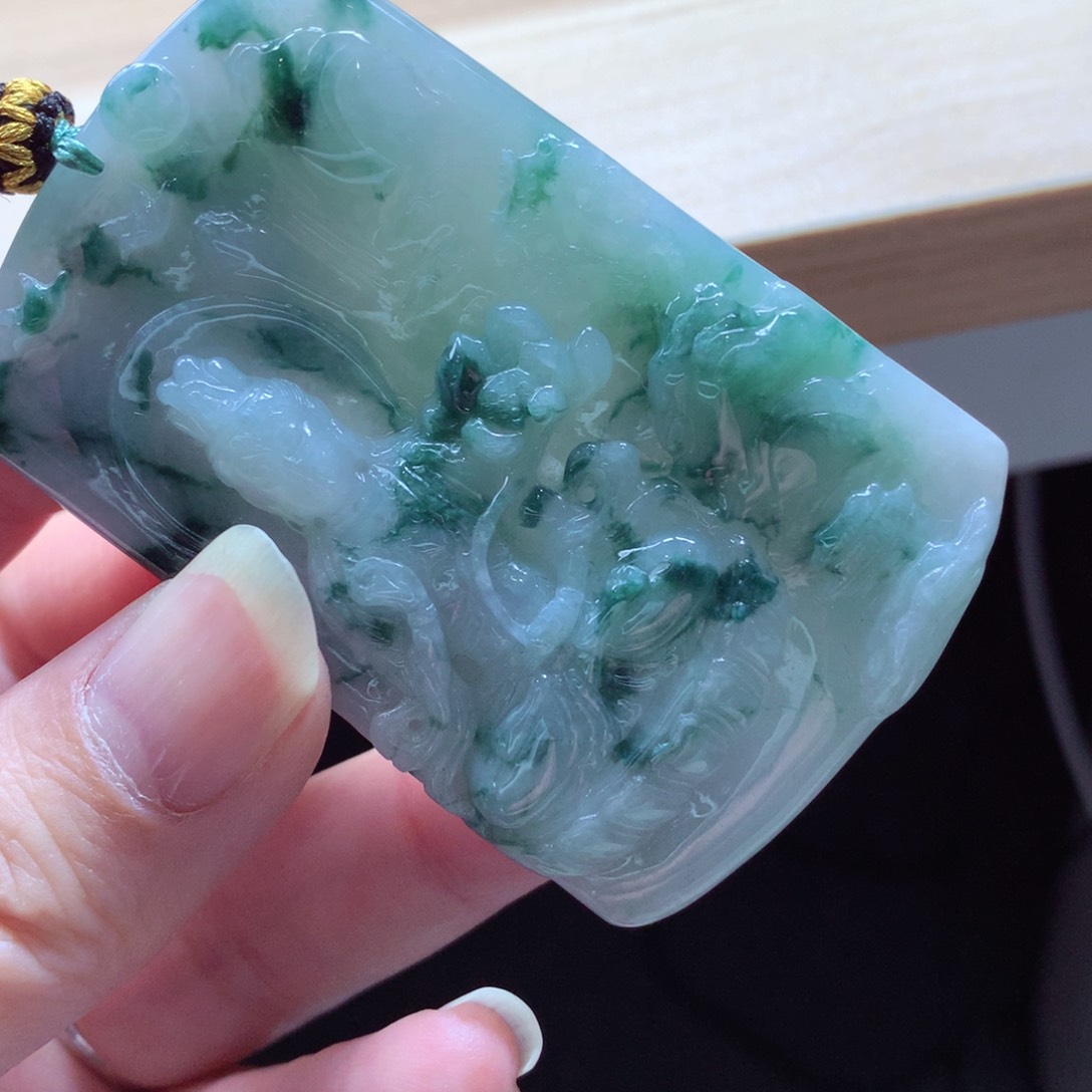 翡翠颈饰未镶嵌吊坠