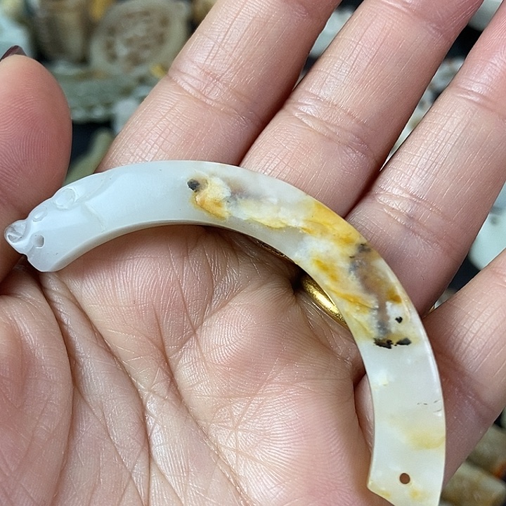 和田玉（糖玉）挂件未镶嵌