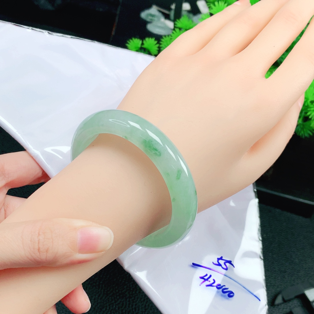 翡翠未镶嵌手镯55圈