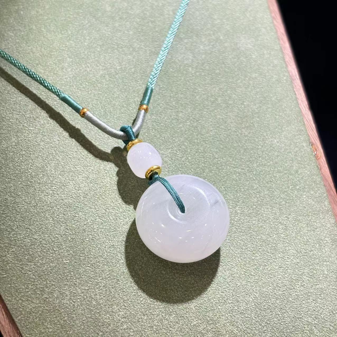 【符老板】y2111-天山翠平安扣吊坠-赠礼盒-赠链-多样性只发一件