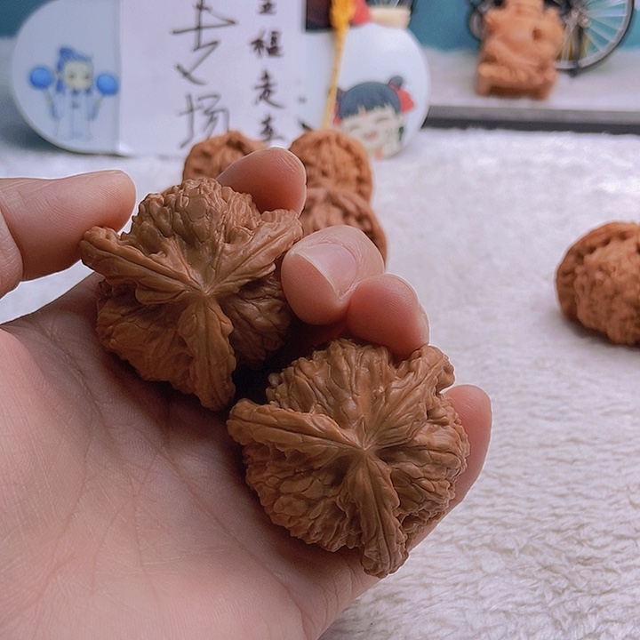 吊坠文玩核桃?****。三棱