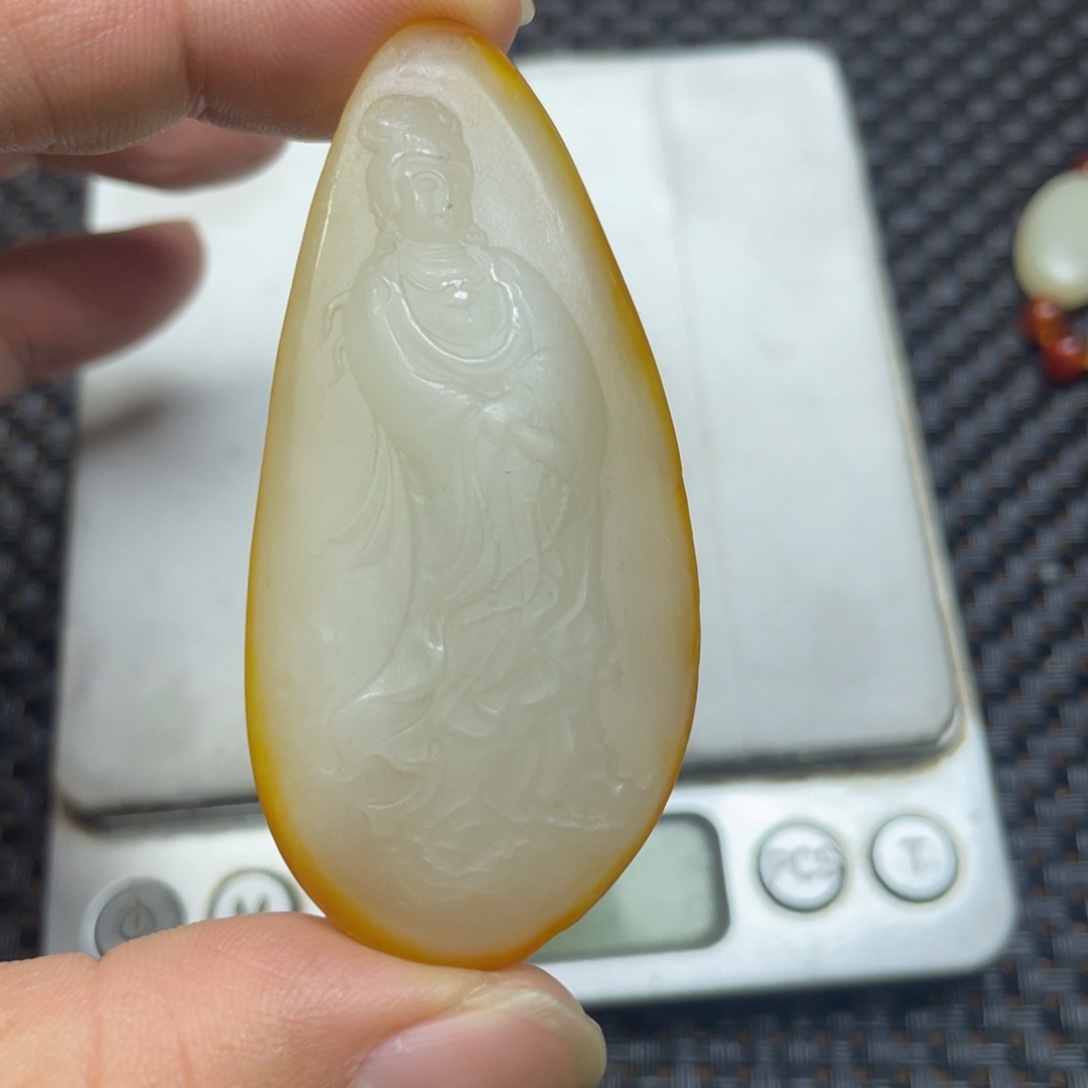 知***乐和田玉未镶嵌颈饰