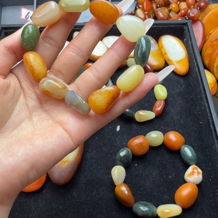 香***道和田玉未镶嵌颈饰