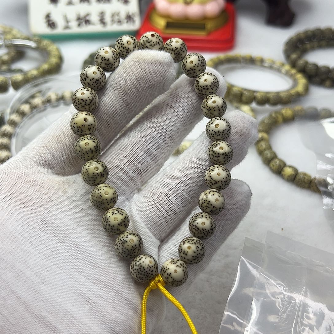 墨***空星月菩提吊坠10圆珠青花手持 桌上