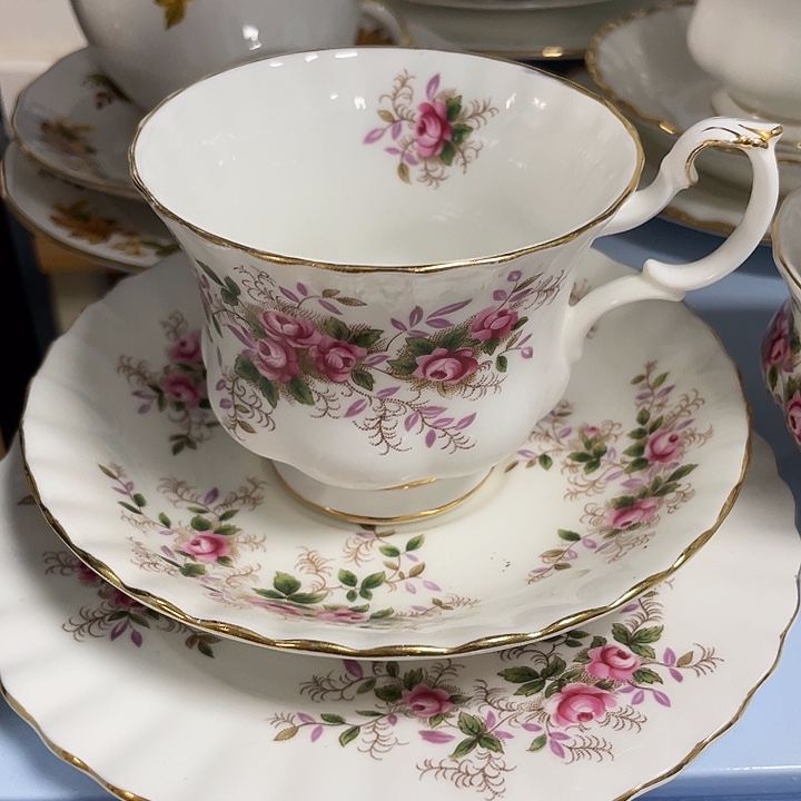 现代菲宝瓷器直播间欧瓷