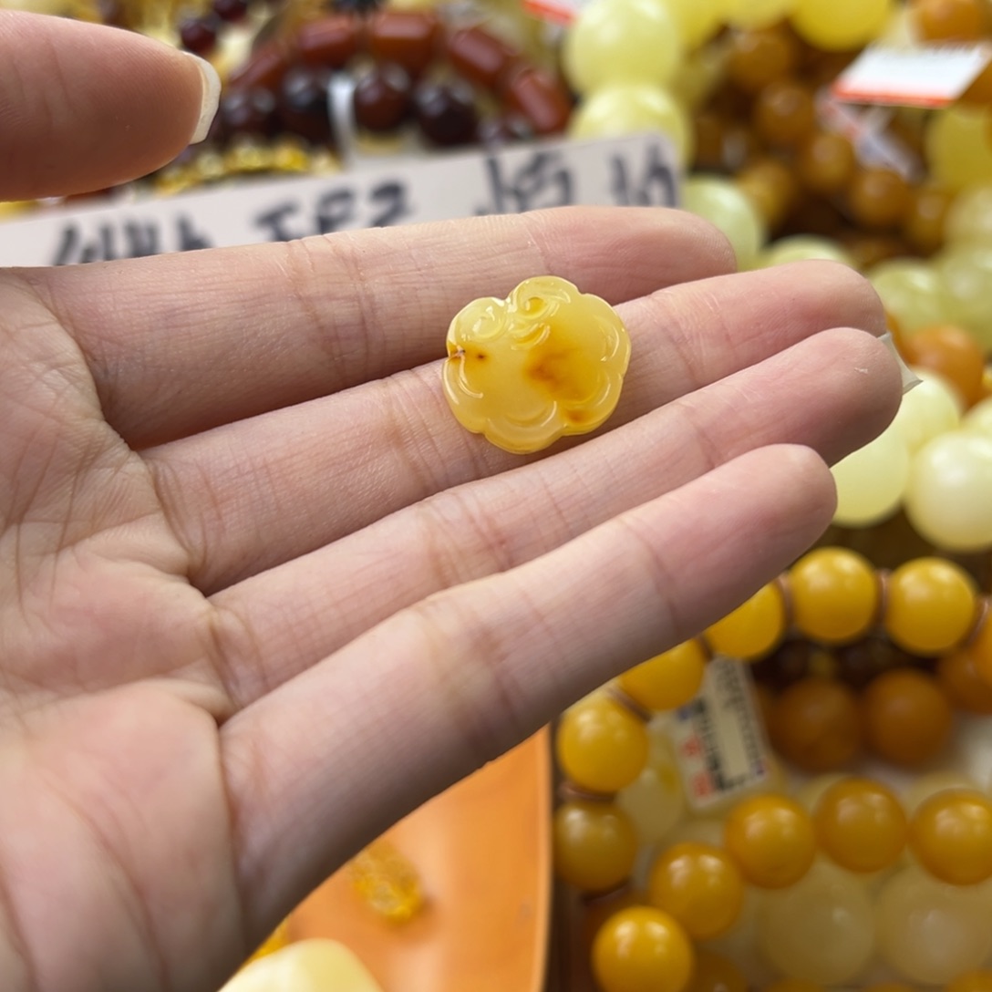 琥珀珠宝奇石未镶嵌