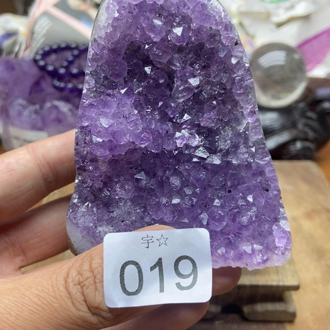 紫晶天然水晶摆件未镶嵌