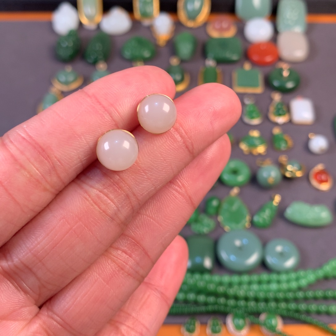 和田玉颈饰18K金镶嵌