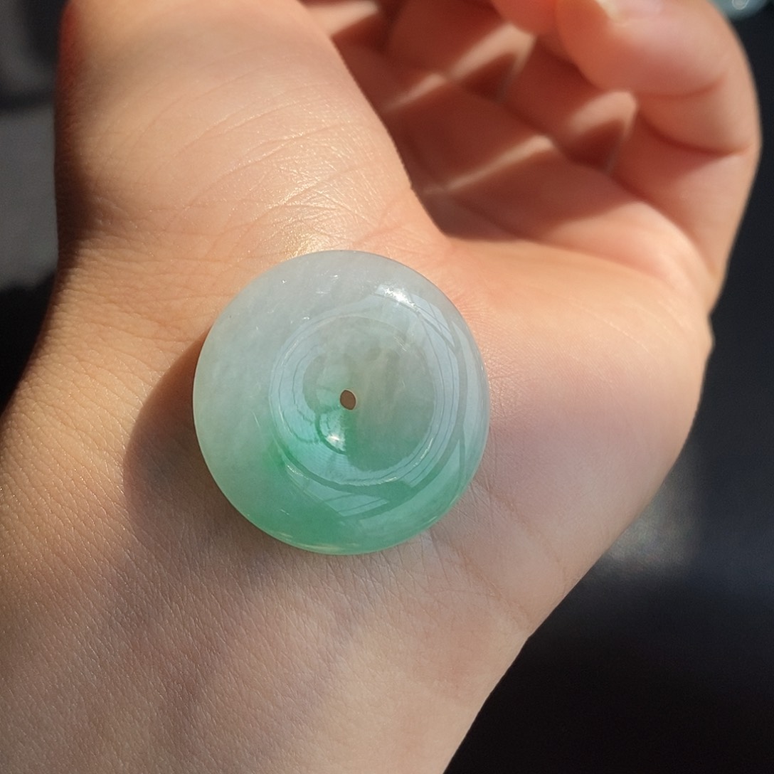 翡翠颈饰未镶嵌翡翠首饰