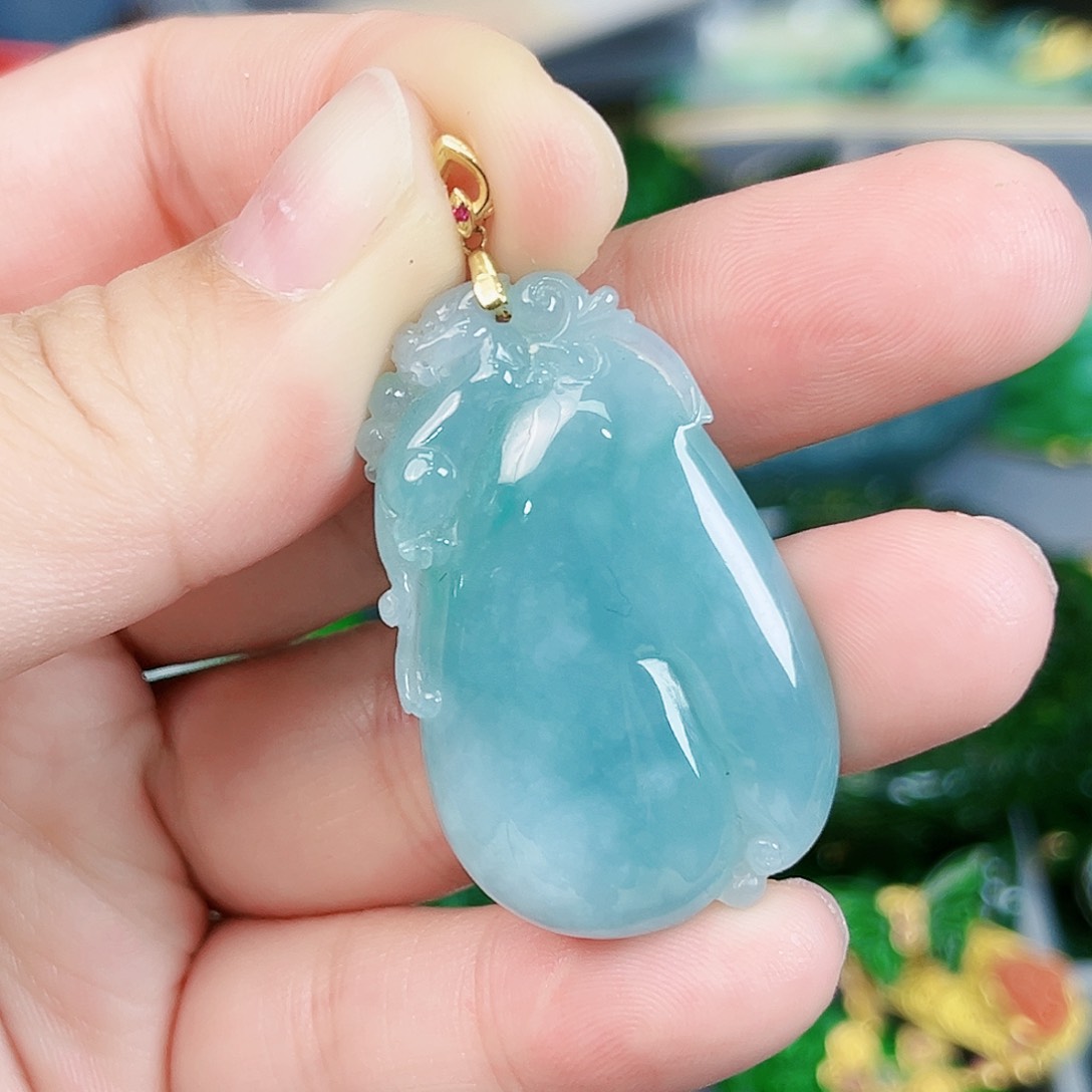 翡翠颈饰18K金镶嵌吊坠