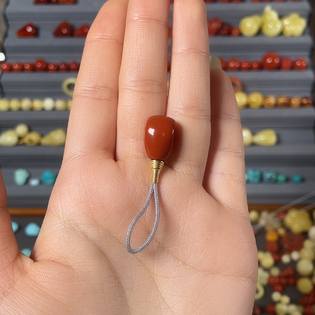 风***声南红玛瑙18K金镶嵌三通