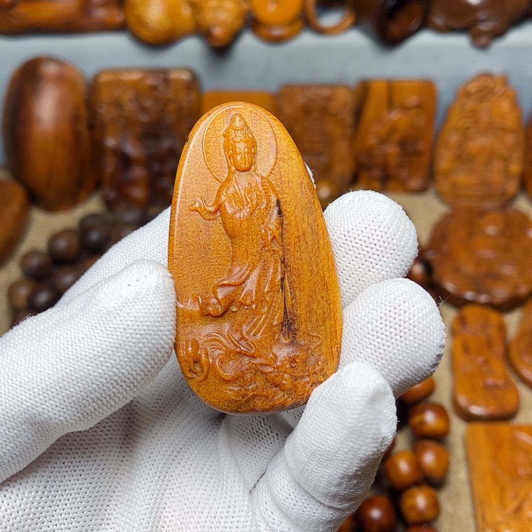 贡木吊坠贡木牌子