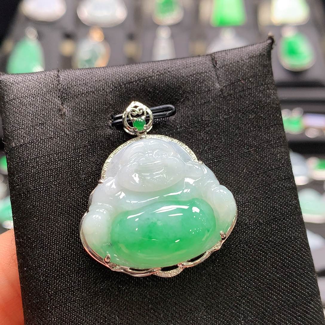 翡翠18K金镶嵌颈饰佛公