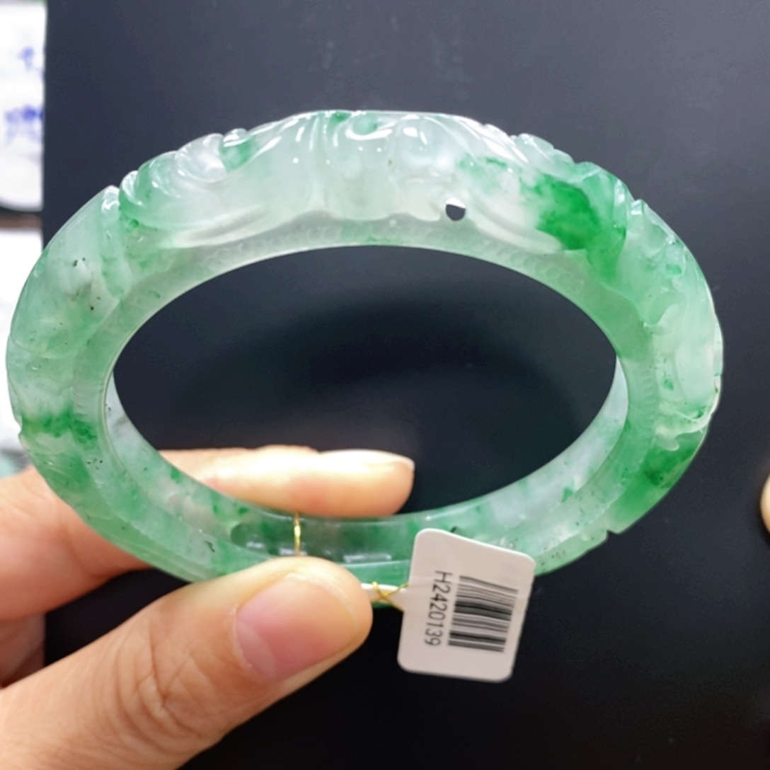 石英质玉未镶嵌手镯青青57-多人