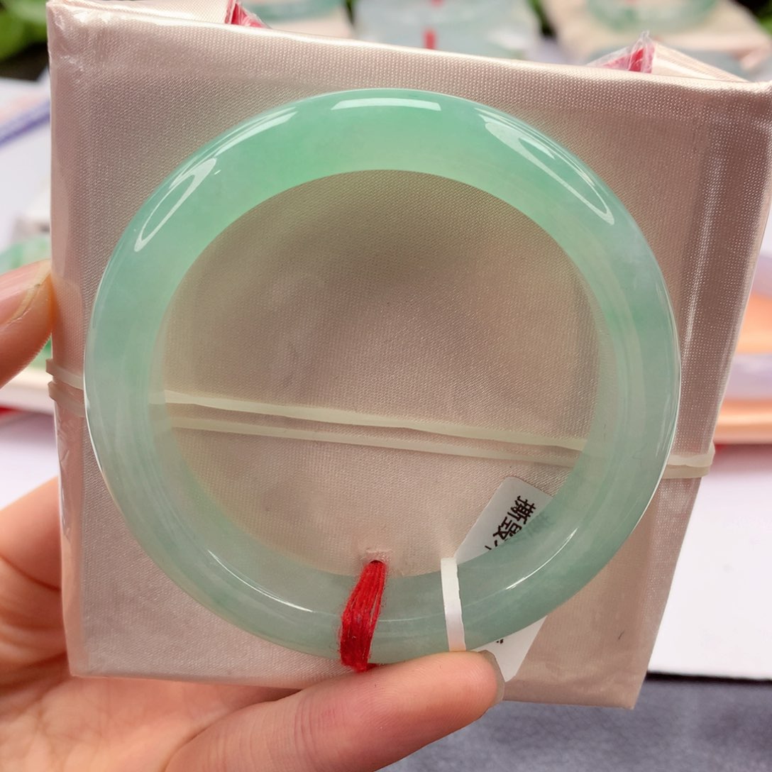 翡翠手镯未镶嵌 54.4 冰甜绿