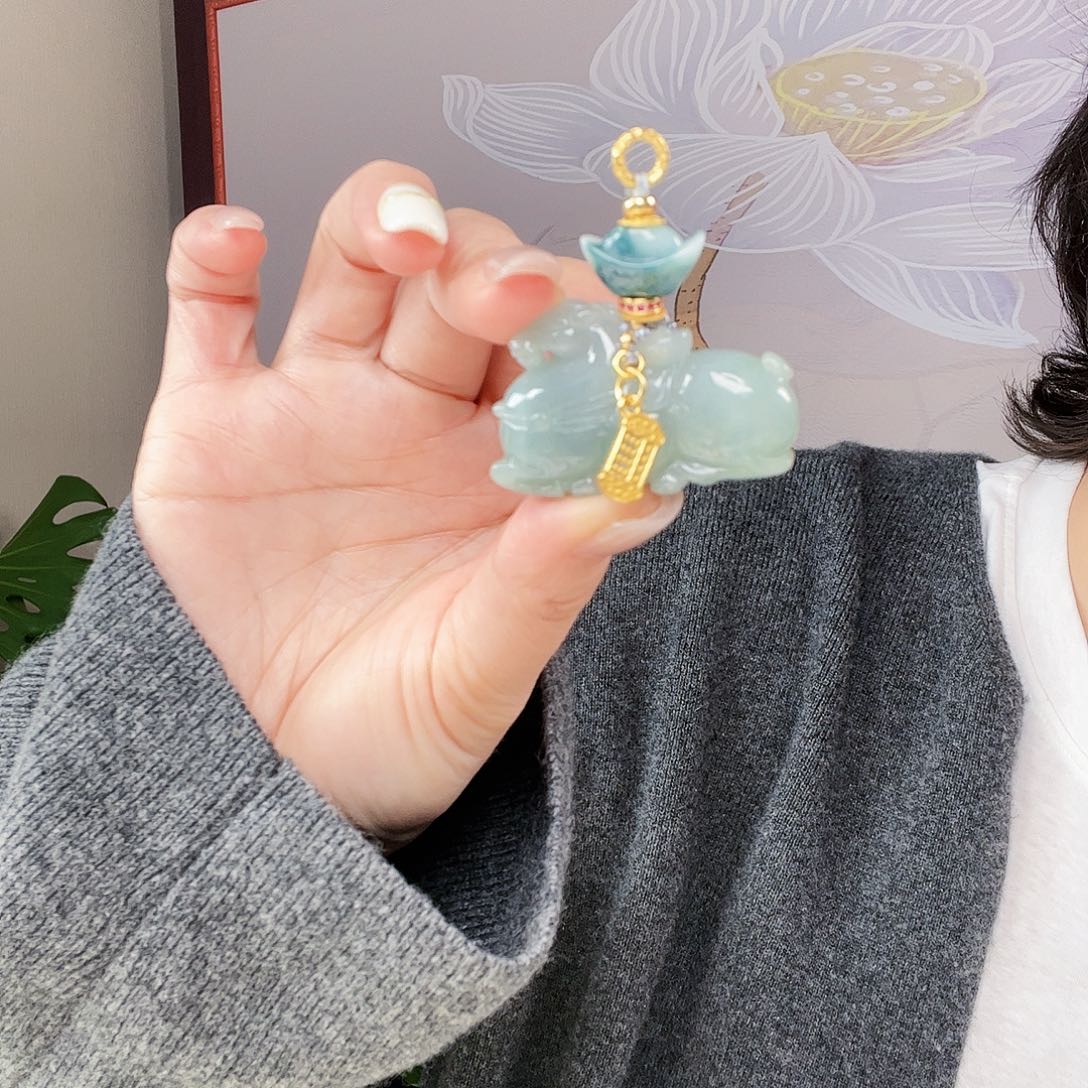 【闪购商品】翡翠吊坠(赠链)未镶嵌福利