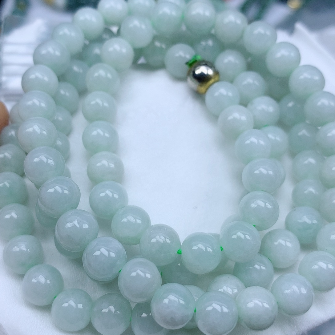 翡翠颈饰未镶嵌珠子 