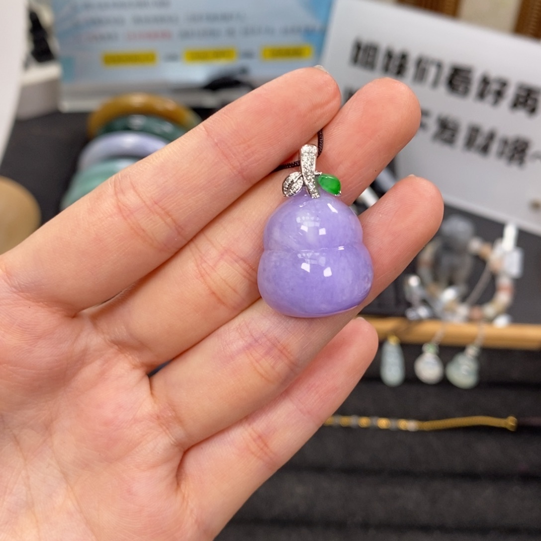 颈饰未镶嵌翡翠贵气侧漏的葫芦