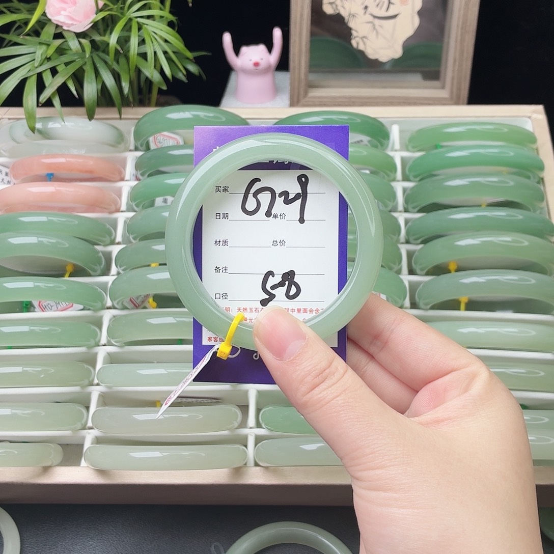 石英质玉未镶嵌手镯