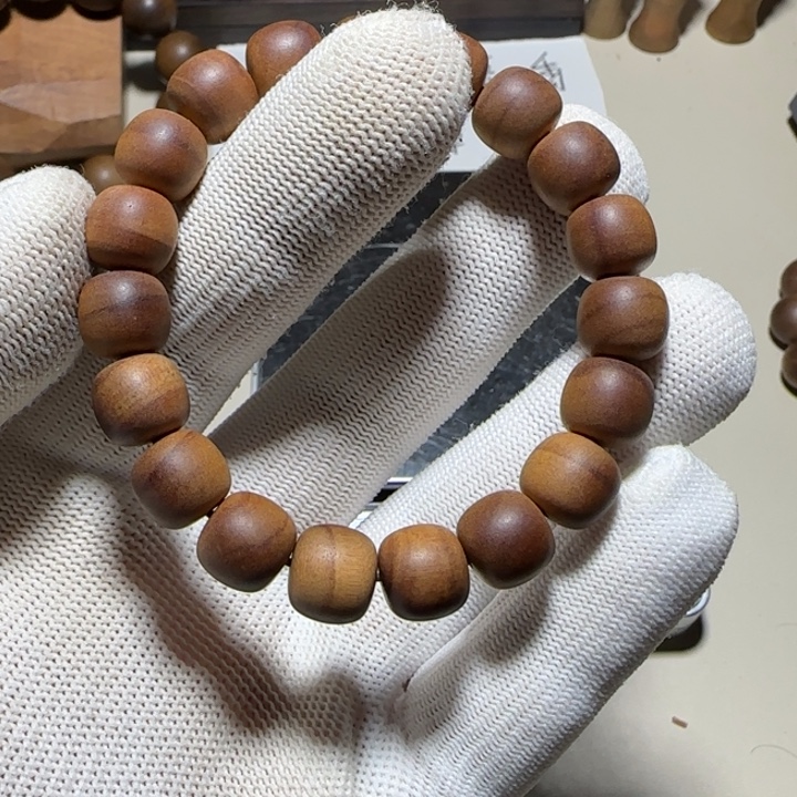 檀香木老山檀香10×11横纹酒红底清凉奶甜沉水陈化料