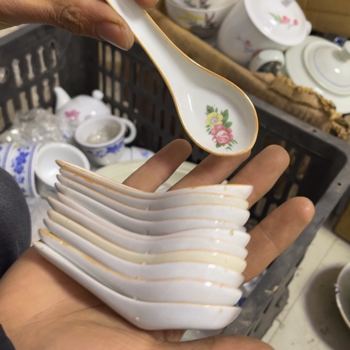 摆件陶瓷盘子碗砂锅都有12个
