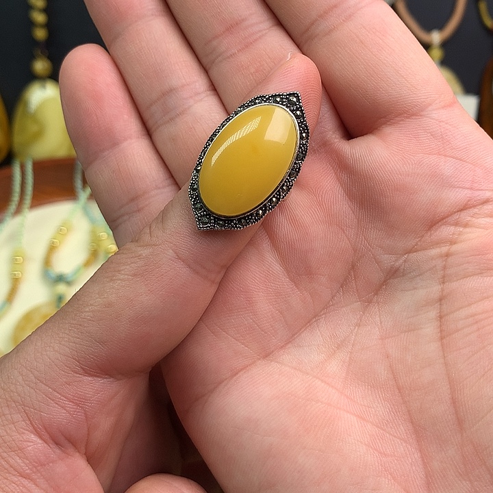 琥珀未镶嵌裸石00000000