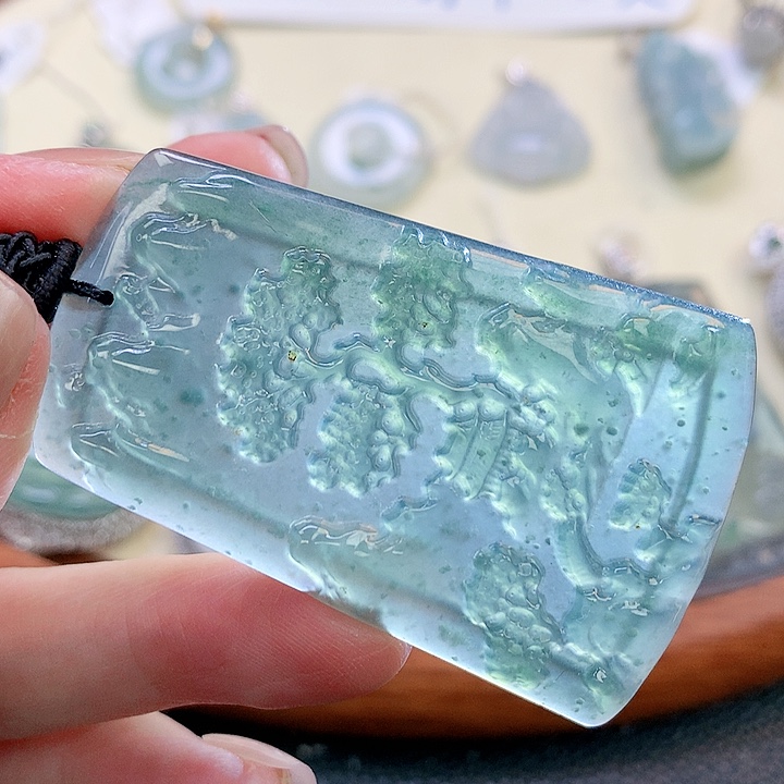 翡翠颈饰未镶嵌翡翠